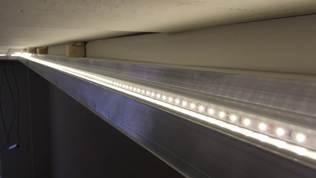 Монтаж LED-ленты — готовая подсветка в алюминиевом профиле