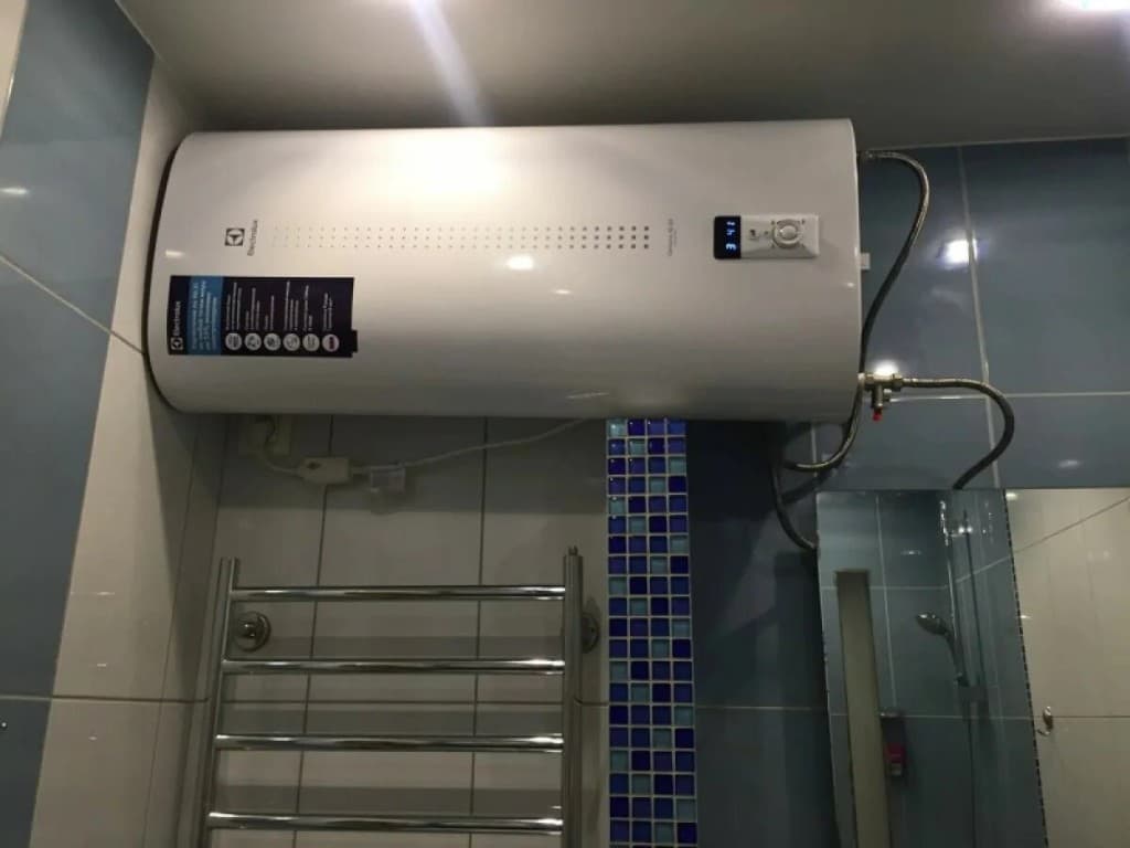Демонтаж бойлера — горизонтальный бойлер Electrolux